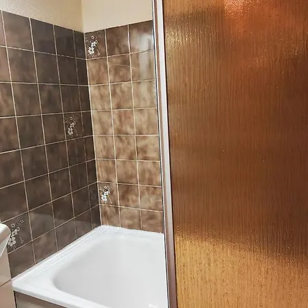 Lovely With Balcony - Near The Apartmán Saint-Raphaël